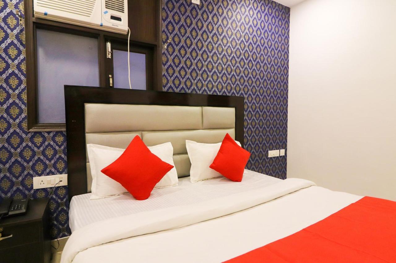 Hotel Oyo 63841 White Orchid à Indraprastha Extérieur photo